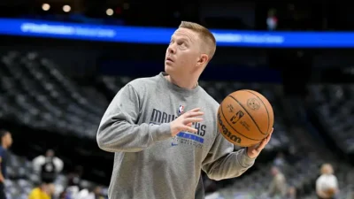 El carrusel de entrenadores de la NBA: Sweeney es el más codiciado, Ujiri busca al sucesor de Kidd y los 76ers apuntan a Gansey