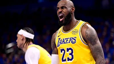 LeBron se salvó de la técnica pero no se guardó nada: la guerra de los Lakers con los árbitros en el Juego 2