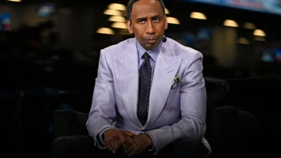 Stephen A. Smith acusa a Chet Holmgren de jugar con miedo ante Wembanyama: “Parece Noche de Terror cuando ve a este hermano bajarse del bus” Stephen A. Smith acusa a Chet Holmgren de jugar con miedo ante Wembanyama: “Parece Noche de Terror cuando ve a este hermano bajarse del bus”