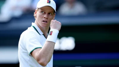 Sinner remonta en 5 sets ante Kecmanovic en debut de Wimbledon