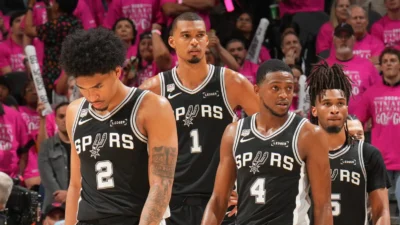 Lo que necesitan los Spurs para emular a LeBron James y revertir el 1-3 ante los Knicks de KAT