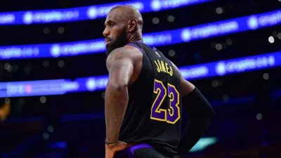 Revelan alarmante estancamiento entre LeBron James y los Lakers