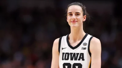 Caitlin Clark sacude el negocio del baloncesto y se mete en el Top 5 histórico de ventas