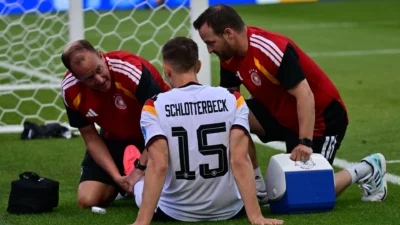 Nico Schlotterbeck se pierde el resto del Mundial por una grave lesión de tobillo