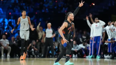 Defienden a Knicks de carteles “despectivos” antes del Juego 1 contra Spurs