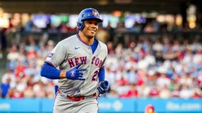 Jonrones de Soto comandan el triunfo de los Mets ante los Filis