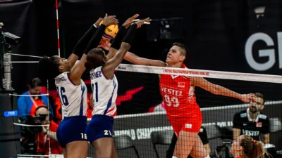 ¿Poder tricolor o dominio europeo? Análisis a fondo del debut de las Reinas ante Turquía