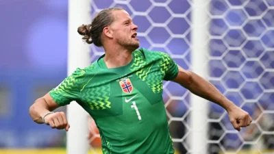 Manzana evenenada guarda Noruega a Inglaterra