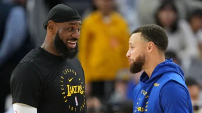 Stephen Curry lanza su oferta de reclutamiento a LeBron James Stephen Curry lanza su oferta de reclutamiento a LeBron James