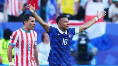 Mbappé cumple los pronósticos y Francia a cuartos de final