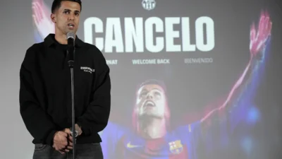 Cancelo vuelve al Barça tras convencer a Flick