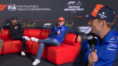Checo Pérez saca una sonrisa a Verstappen