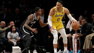 Lakers tardaron en homenajear a Westbrook