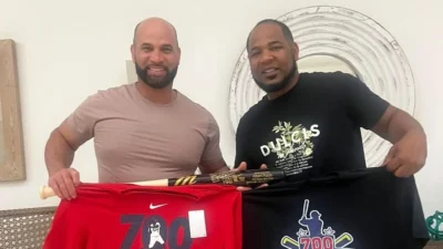 Pujols y Encarnación nuevos inmortales del béisbol latino